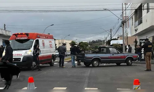 Motociclista fica ferido em colisão entre picape e moto em Faxinal