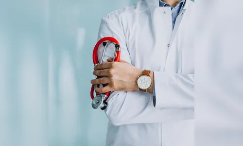 Araucária abre concurso público com 46 vagas para área da saúde