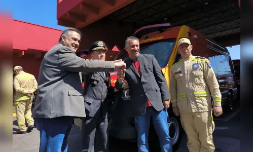 Paraná reforça atendimento de urgência com entrega de ambulâncias