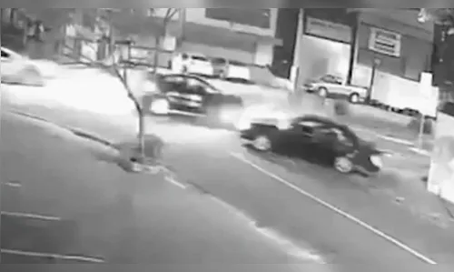 Vídeo mostra grave acidente que ejetou criança de carro em Londrina
