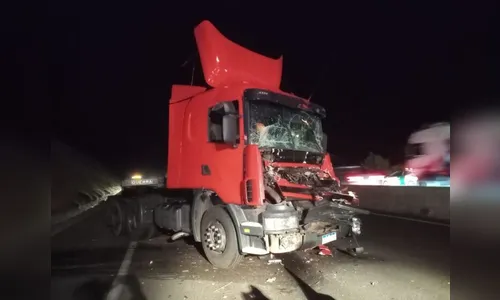 Acidentes envolvem caminhões entre Mauá da Serra e Ortigueira