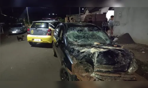 Homem embriagado é preso após bater carro em muro e agredir esposa