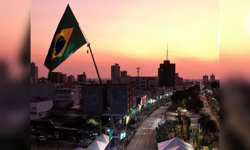 Prefeitura do PR suspende desfile cívico e PT vê 