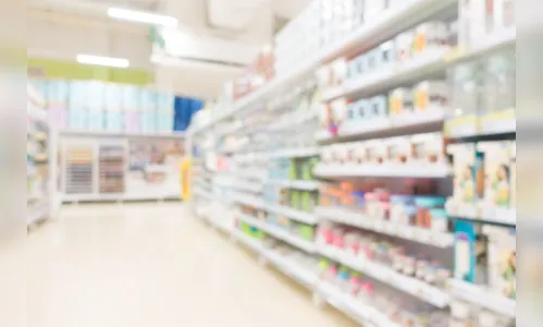 Criminosos furtam dinheiro e talão de cheque de farmácia em Rio Bom