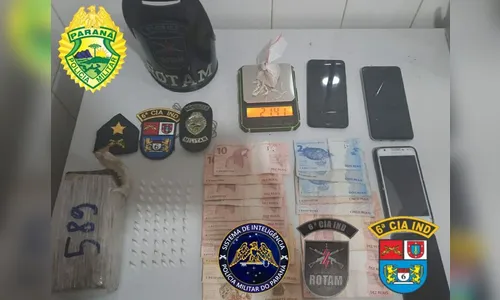 PM apreende mais de meio quilo de maconha e prende suspeitos