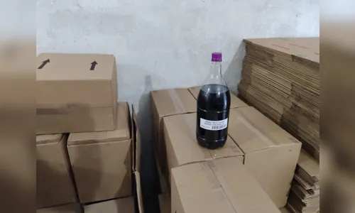 Operação policial fecha fábrica clandestina de vinho no Paraná
