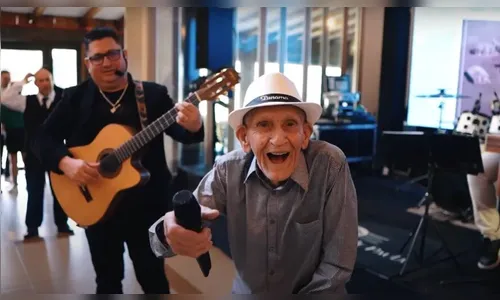 Idoso pede doações de cestas básicas como presente de aniversário