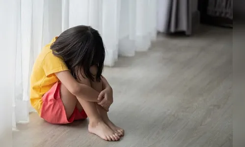 Madrasta supostamente drogada agride enteada de 8 anos em Califórnia