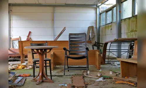 Pais chamam a PM após filho em abstinência destruir casa em Apucarana