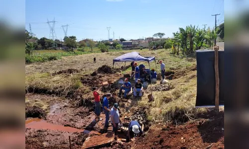 Recuperação de nascente mobiliza técnicos e voluntários no Dom Romeu