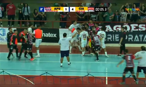 Jogo entre Apucarana Futsal e Cianorte termina em briga generalizada