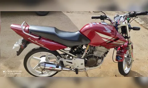 Condutor aumenta velocidade, mas é parado e tem moto apreendida