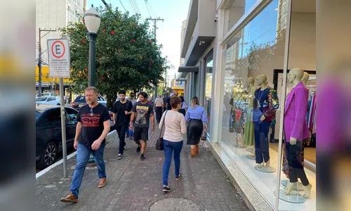 Apucarana: lojas atendem até as 18 horas neste sábado (12)