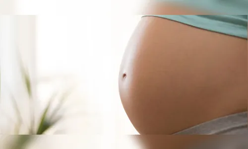 Gestante pede ajuda em loja após ser agredida pelo namorado