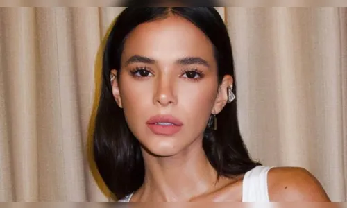 Bruna Marquezine faz tatuagem inspirada no filme Besouro Azul; veja