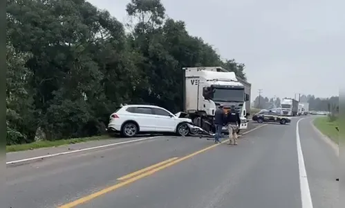 Acidente na Rodovia do Xisto deixa quatro feridos; dois estão graves