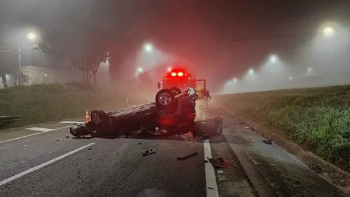 O acidente ocorreu na noite dessa segunda-feira (14)