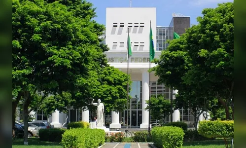 Viúva aceita dividir pensão do marido morto com a amante dele