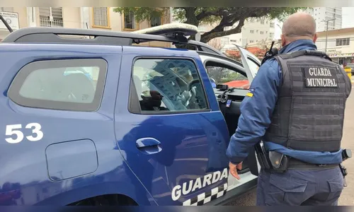 GM auxilia remoção de crianças de casa insalubre em Arapongas