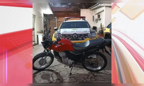Moto com mais de R$ 100 mil em débitos é apreendida na região