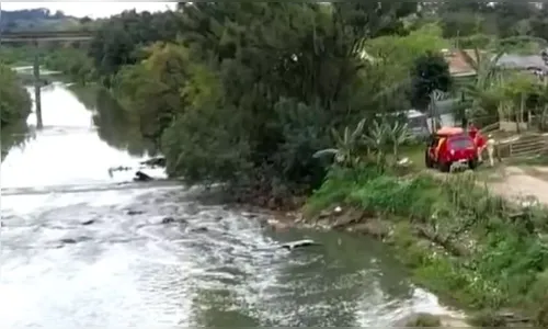 Corpo é encontrado boiando em rio do PR; vítima estava com capacete