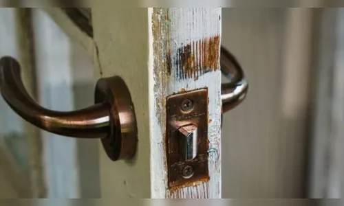 Galeria é alvo de furto em Faxinal; cinco lojas foram invadidas