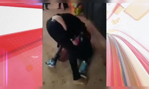 Mulheres 'saem no tapa' ao visitar mesmo detento; veja vídeo