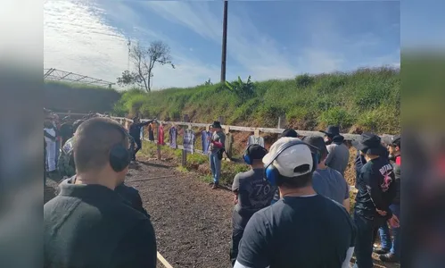 Policiais militares do 10º BPM treinam com novo armamento