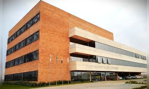 Jovem que tentou matar prefeita no Paraná tem esquizofrenia