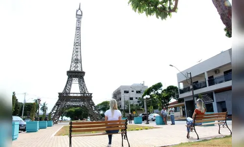 Réplica da Torre Eiffel de Ivaiporã (PR) equivale a 11 andares; veja