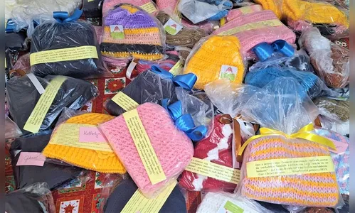 Idosas atendidas em CCI’s confeccionam gorros e cachecóis para doações