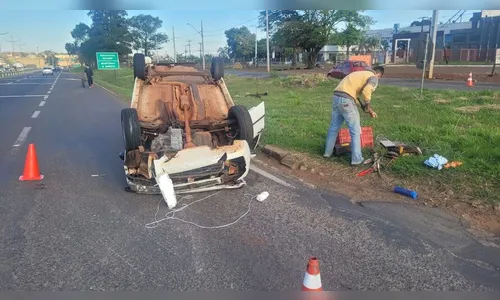 Câmera flagra colisão seguida de capotamento na BR-369; veja flagrante