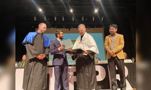 UTFPR recebe homenagem durante formatura em Apucarana