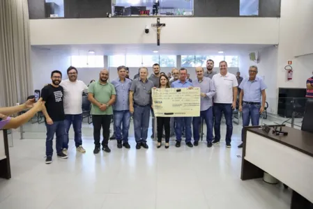 Vereadores entregam cheque simbólico