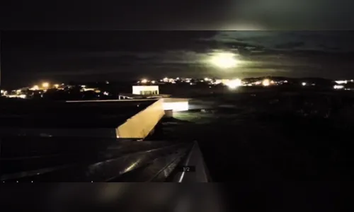 Clarão no céu, que pôde ser visto no Paraná, foi provocado por meteoro