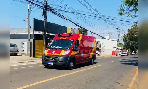 Acidente deixa motociclista de 46 anos ferido na Rua Nova Ucrânia