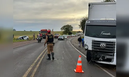 Homem morre em acidente entre caminhão e carro na PR-445 em Cambé