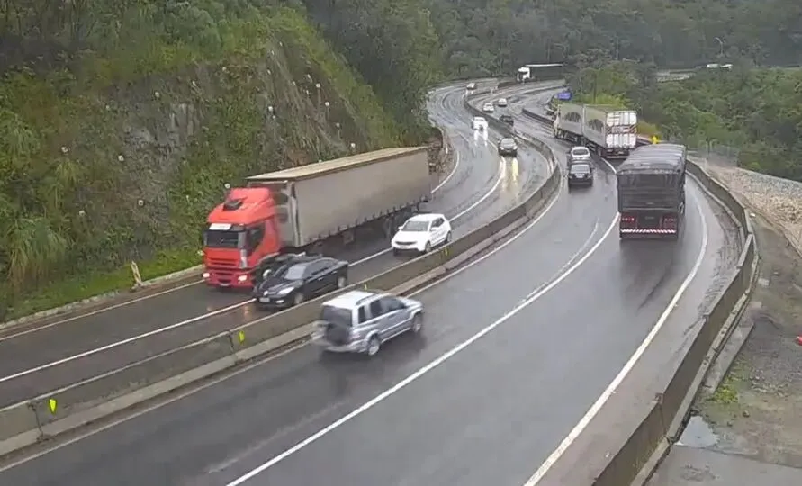 BR-376 na manhã desta quinta-feira (7)
