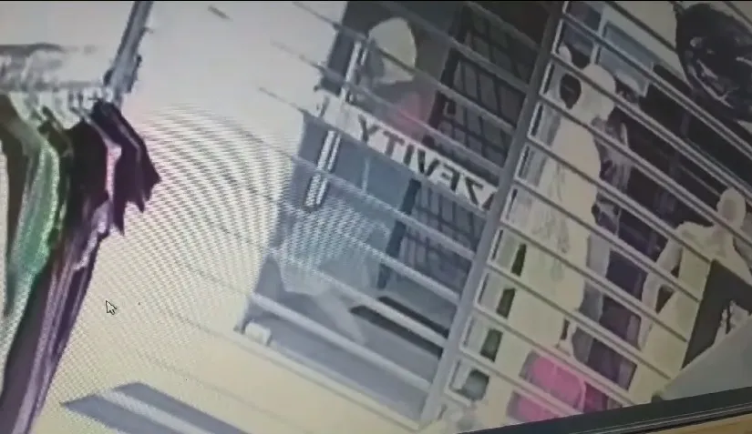 Câmera registrou tentativa de furto em loja do centro da cidade