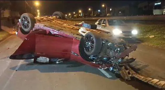 O acidente aconteceu na noite desta quarta-feira (27)