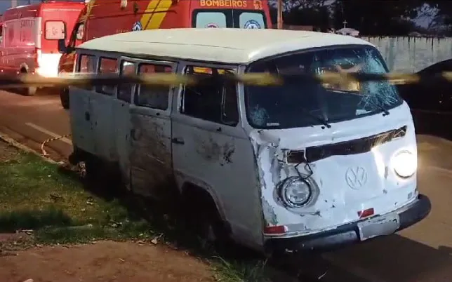 A Kombi era conduzida por um homem de 73 anos, morador de Lodnrina