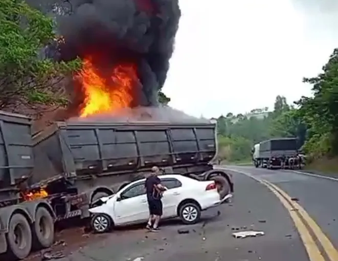 Acidente com 10 veículos deixa ao menos um morto no Norte do PR