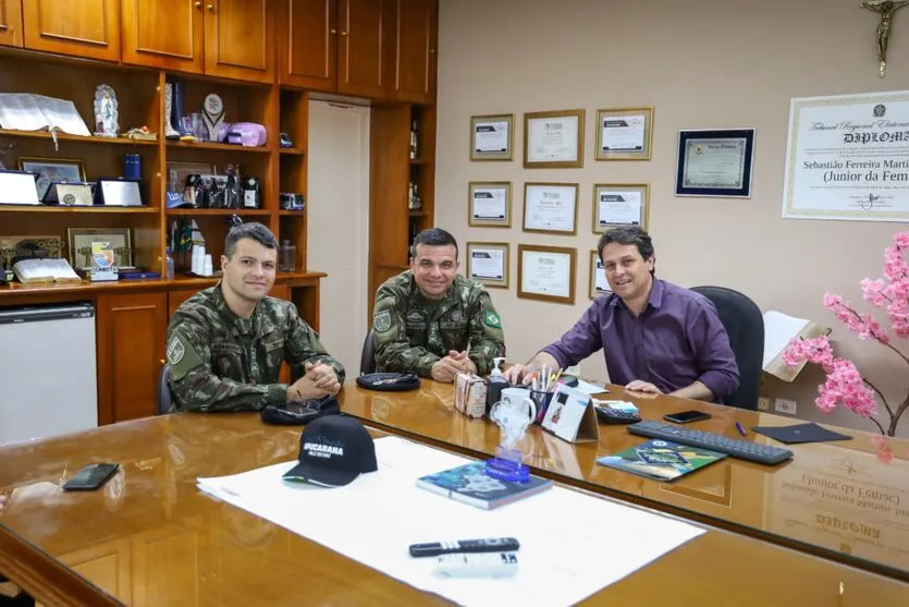 Comandante e prefeito se reuniram nesta segunda