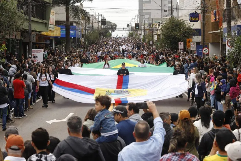 Desfile mostrou a força do patriotismo de Apucarana