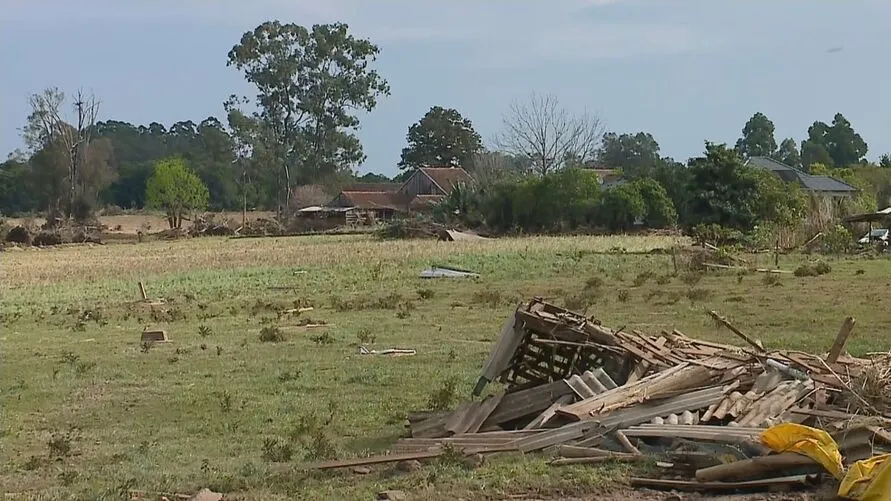 Estragos causados pela passagem do ciclone em Colinas