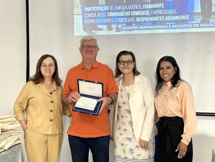 José Luiz Debrassi foi homenageado durante o evento