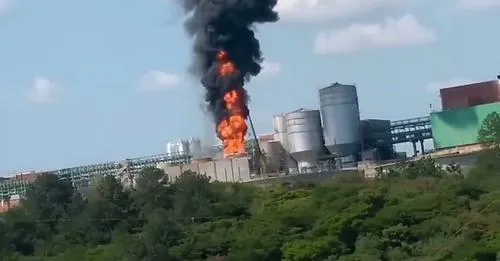 Moradores gravaram vídeos de incêndio