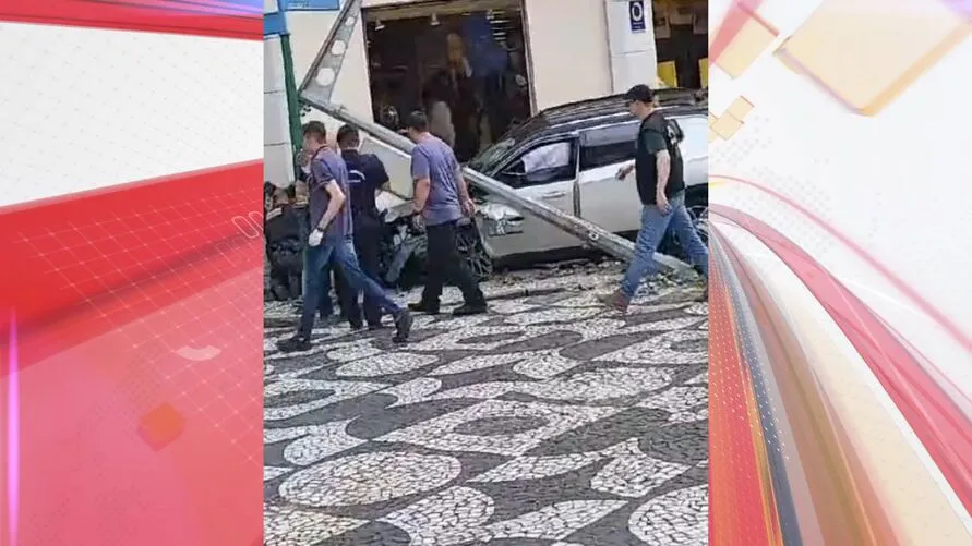 Motorista invadiu calçadão no centro de Curitiba