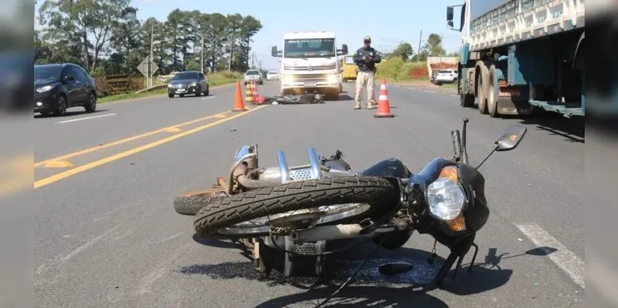 O acidente aconteceu no km 182, próximo ao Posto do Mel.