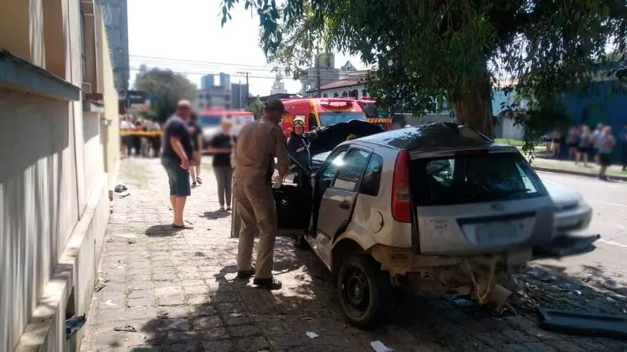 O acidente foi registrado na manhã deste sábado